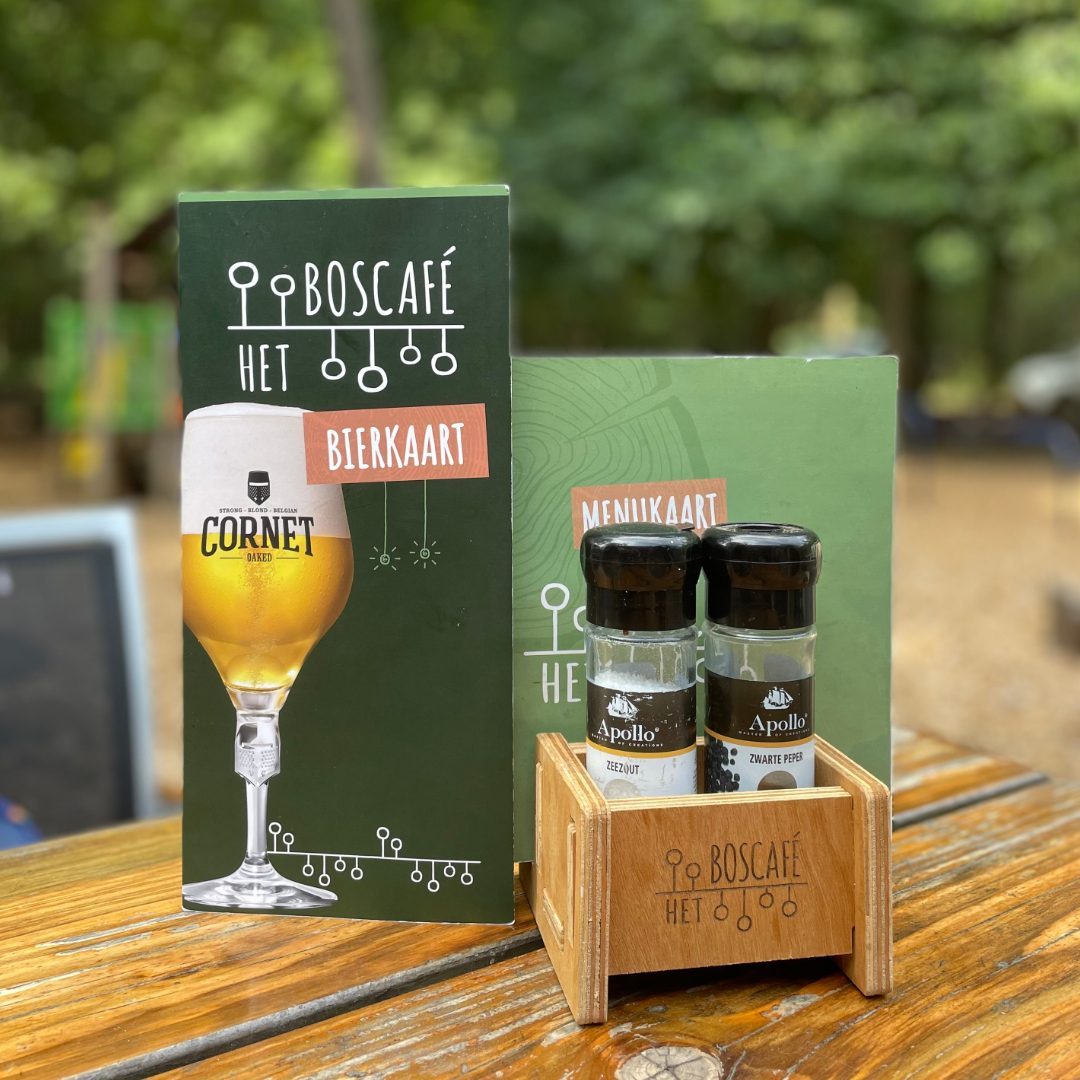 Menukaart en huisstijl voor Boscafé