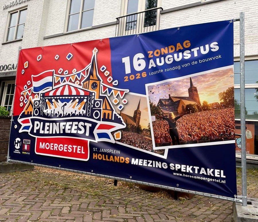 Spandoek voor het pleinfeest van Horeca Moergestel