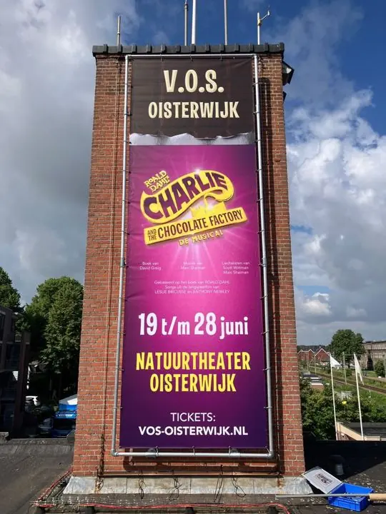 Promotie-spandoek voor de VOS, Toneelvereniging VOS